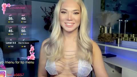 lexiesmith_ online show from 01/21/25, 01:08