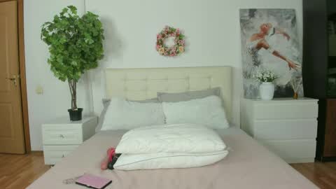 Lexi online show from 04/08/26, 05:29