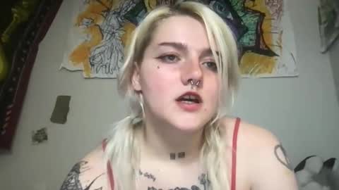 lexilexilune online show from 04/30/26, 01:56