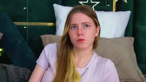 Lexi online show from 12/05/25, 06:11