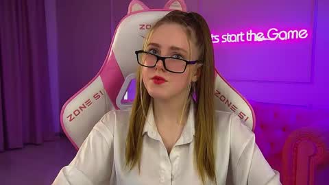 Snapshot of lexireadway chatting on 05/16/26, 07:01 Lexi online show from 05/16/26, 07:01