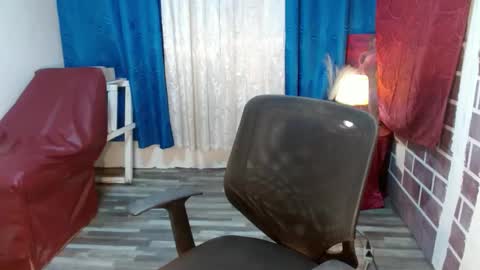 Snapshot of lexisecrets12 chatting on 01/28/25, 02:53 lexisecrets12 online show from 01/28/25, 02:53