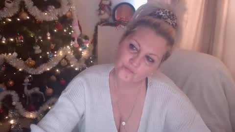 Hannah online show from 12/15/25, 10:52