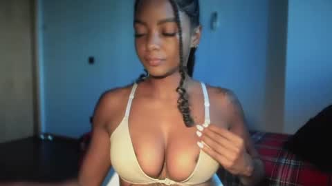 Snapshot of lexy_squirt_queen chatting on 06/27/26, 10:31 LEXY - Independent account online show from 06/27/26, 10:31