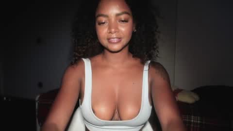Snapshot of lexy_squirt_queen chatting on 07/28/26, 04:05 LEXY - Independent account online show from 07/28/26, 04:05