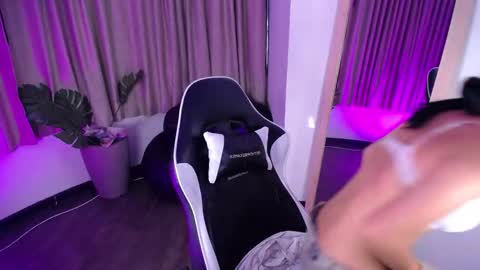 lexy_storm_18 online show from 04/25/26, 09:01