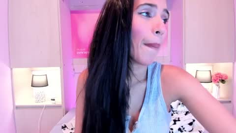 Snapshot of lexyquinn_ chatting on 09/27/25, 04:17 L I A online show from 09/27/25, 04:17