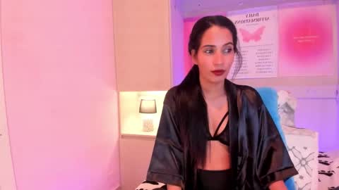 Snapshot of lexyquinn_ chatting on 10/23/25, 04:12 L I A online show from 10/23/25, 04:12