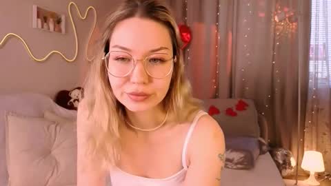 Lily online show from 03/04/26, 04:40