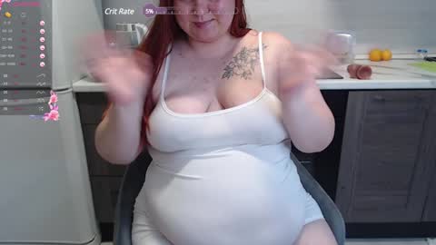 Snapshot of leyaloveee chatting on 12/08/24, 04:39 Your Leya online show from 12/08/24, 04:39