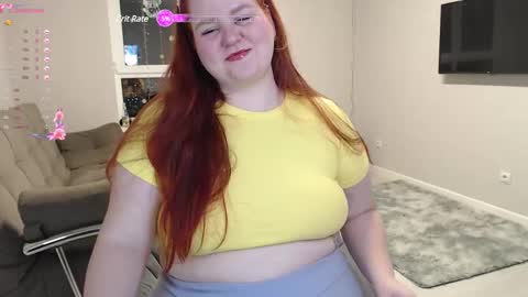 Snapshot of leyaloveee chatting on 02/15/25, 03:28 Your Leya online show from 02/15/25, 03:28