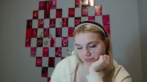 Leyla online show from 11/10/25, 07:07