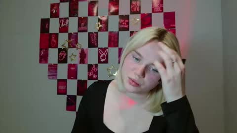 Leyla online show from 11/21/25, 06:06