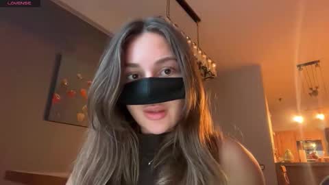 Leyla online show from 09/30/25, 02:11