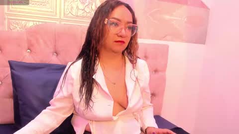Leyla smithh online show from 10/16/25, 12:28