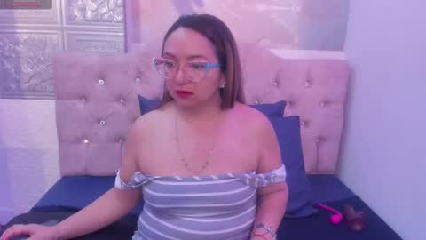 Leyla smithh online show from 10/20/25, 12:16