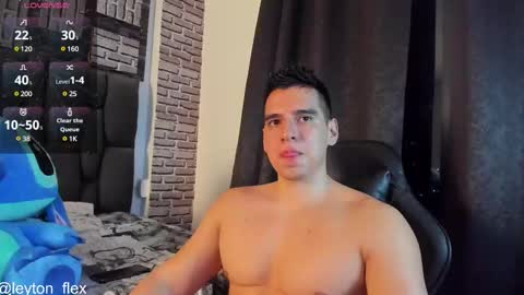 L E Y T O N online show from 02/20/25, 12:19