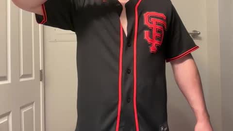 Snapshot of lhotboyl chatting on 10/21/25, 05:35 lhotboyl online show from 10/21/25, 05:35