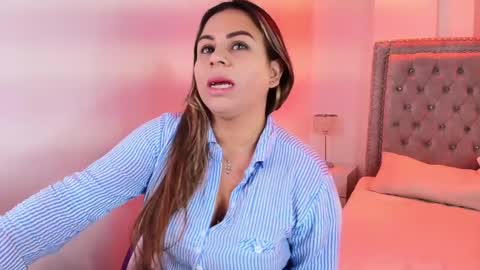 Lia  online show from 06/05/26, 03:57