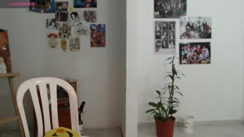Lia online show from 05/01/26, 11:42
