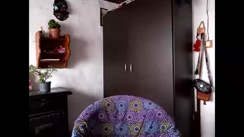 Lia online show from 02/08/25, 12:28