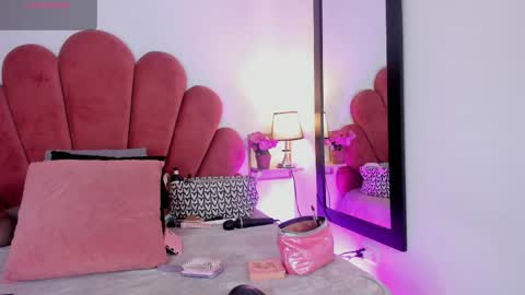 Lia Jhonson online show from 05/05/26, 11:29