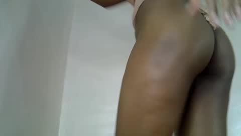 lia online show from 11/26/25, 04:52