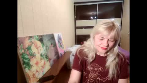 lia independent model online show from 12/08/24, 10:03