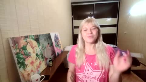 lia independent model online show from 12/09/24, 08:33