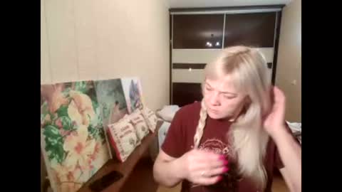 lia independent model online show from 12/10/24, 08:27