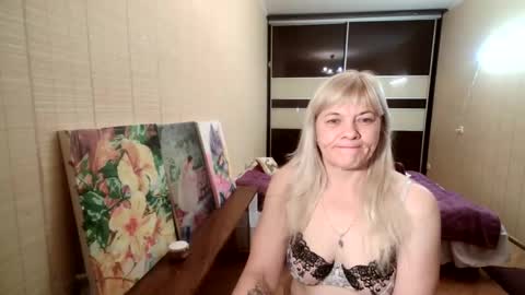 lia independent model online show from 12/22/24, 04:06