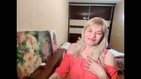 lia independent model online show from 12/24/24, 10:39