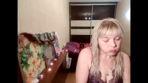 lia independent model online show from 01/01/25, 10:13