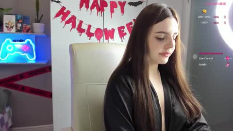 Lia online show from 10/25/25, 06:43