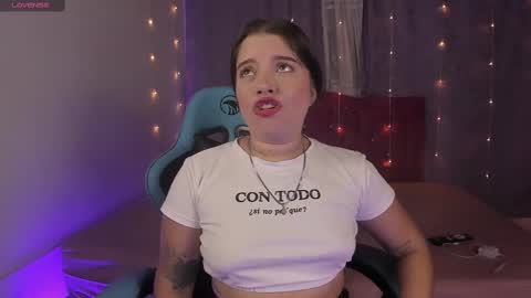 lia_little18 online show from 02/06/25, 03:37
