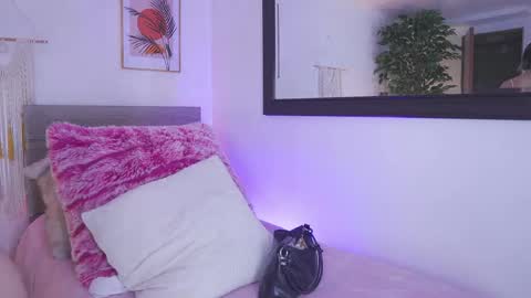 Snapshot of lia_mackenzie chatting on 06/03/26, 01:36 liaa online show from 06/03/26, 01:36