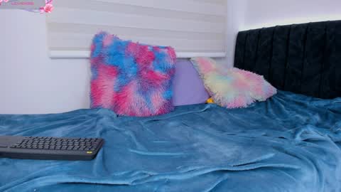 Little Queen Lia  online show from 02/06/25, 02:00