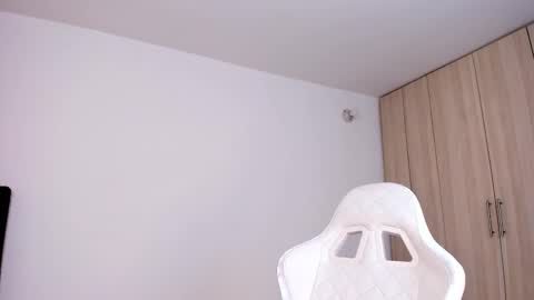 Little Queen Lia  online show from 02/19/25, 11:57