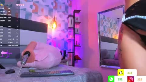 Snapshot of lia_roux1 chatting on 01/24/25, 04:05 Camila online show from 01/24/25, 04:05