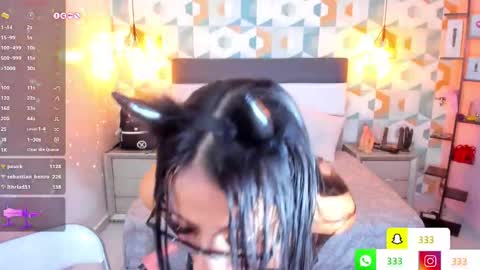 Snapshot of lia_roux1 chatting on 01/25/25, 09:26 Camila online show from 01/25/25, 09:26