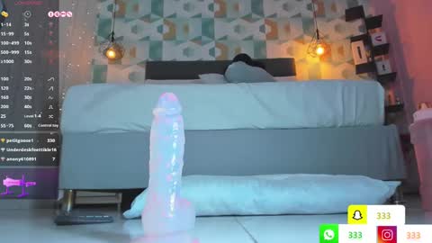 Snapshot of lia_roux1 chatting on 02/10/25, 03:21 Camila online show from 02/10/25, 03:21