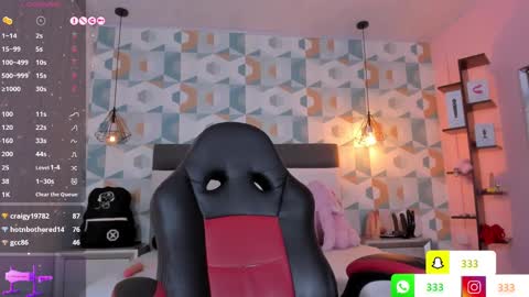 Snapshot of lia_roux1 chatting on 03/10/25, 08:59 Camila online show from 03/10/25, 08:59