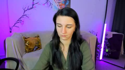 Lia online show from 09/17/25, 12:07