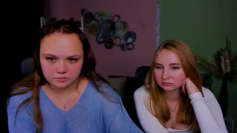 Lia online show from 10/05/25, 07:12