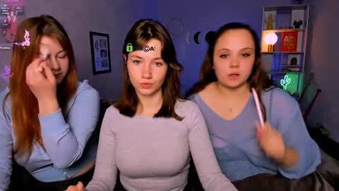 Lia online show from 10/06/25, 07:11