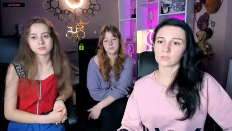 Lia online show from 10/15/25, 07:03