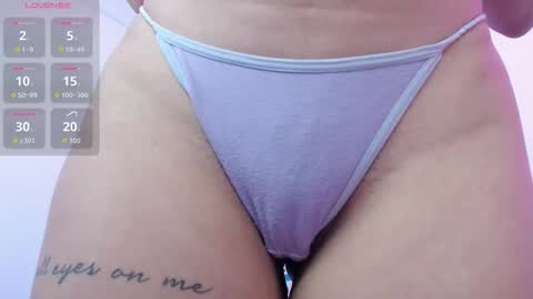 lia_tgn online show from 10/21/25, 06:41
