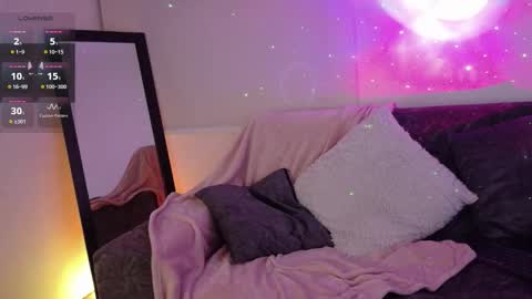 Lia online show from 10/19/25, 12:11