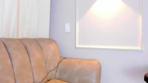 Snapshot of lia_walton__ chatting on 03/11/25, 12:06 liz walton online show from 03/11/25, 12:06