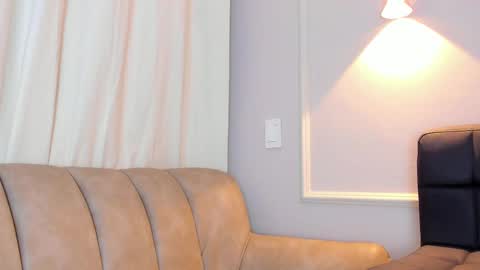 Snapshot of lia_walton__ chatting on 09/19/25, 12:06 liz walton online show from 09/19/25, 12:06